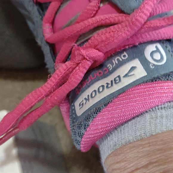 Tennis shoes - Picture 3 of 6